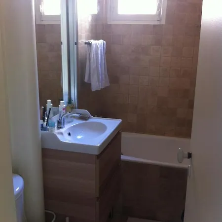 Grand 2 Pieces Dans La Verdure A Guy Moquet Apartment